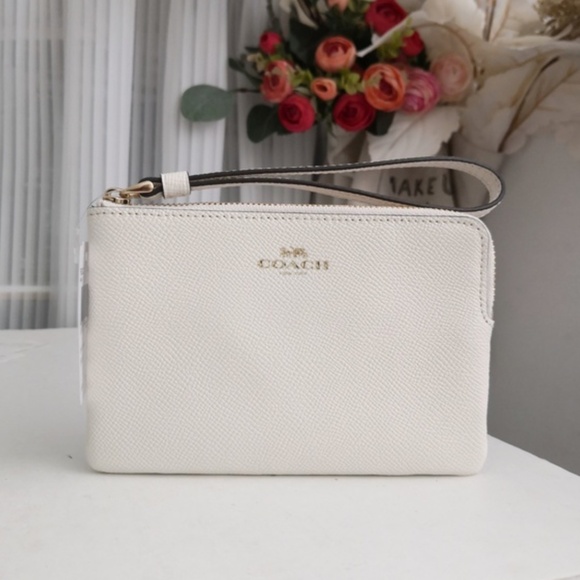 NEW COACH Crossgrain Leather Small Corner Zip Wristlet CV396 F58032 Chalk White - Picture 2 of 9